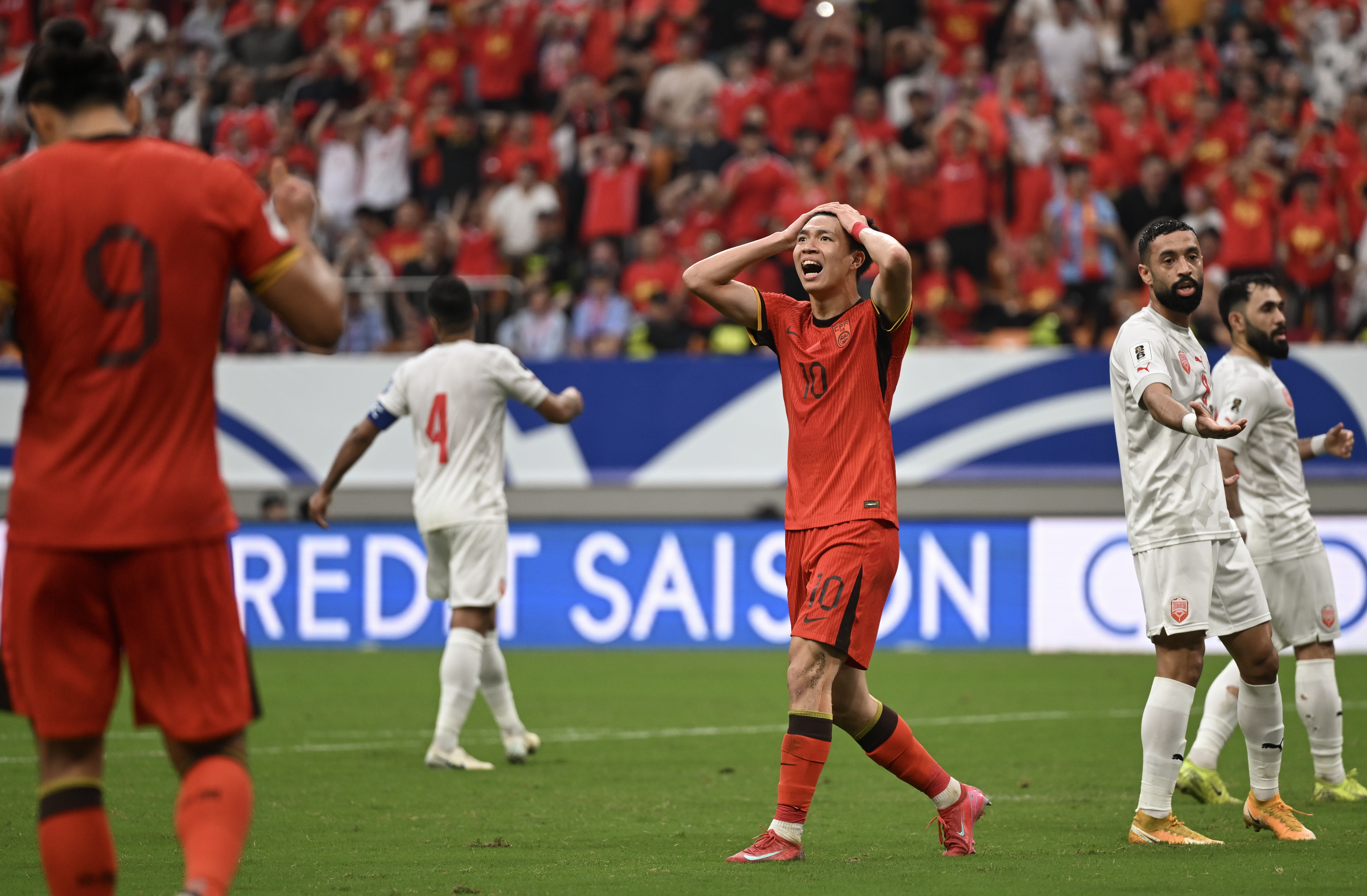 巴林队员在亚洲足球舞台上尽显风采 巴林队员在亚洲足球舞台上尽显风采