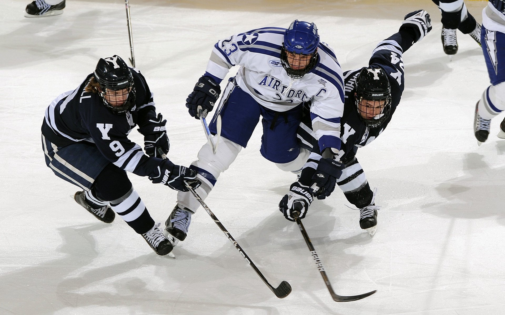 喀麦隆的雄狮咆哮，托尼的绿茵传奇，当大场面先生遇上橙色风暴