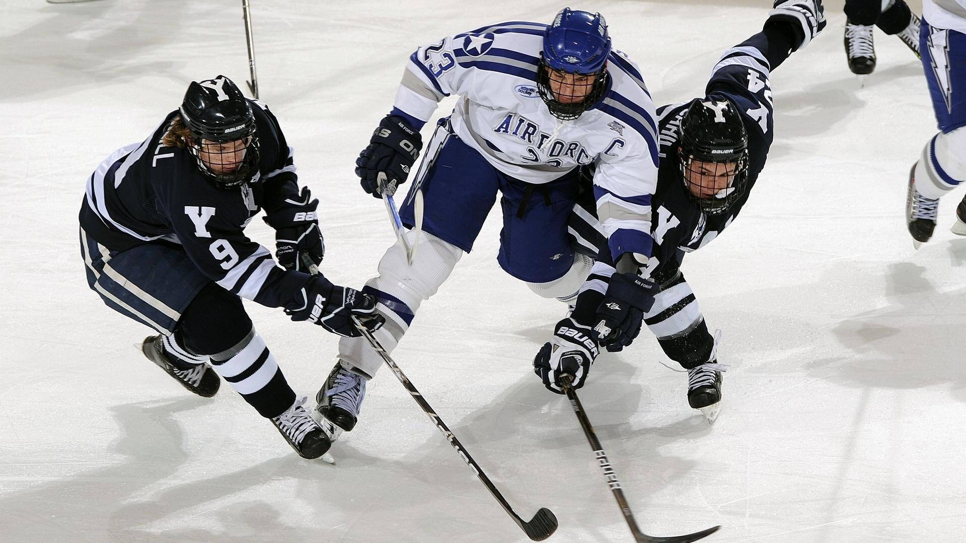 赛道与球场，当F1年度争冠焦点战遇见篮网打穿新疆队