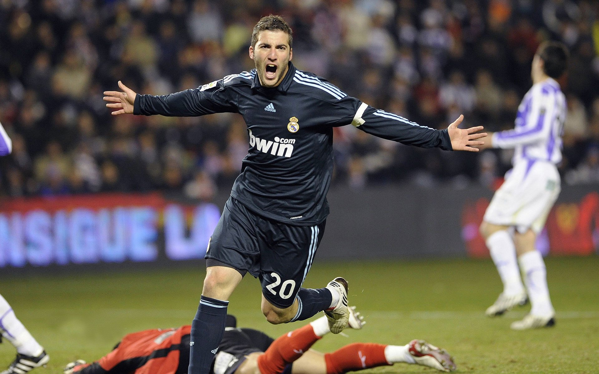 西甲国家德比之夜,哈利伯顿用实力证明自己